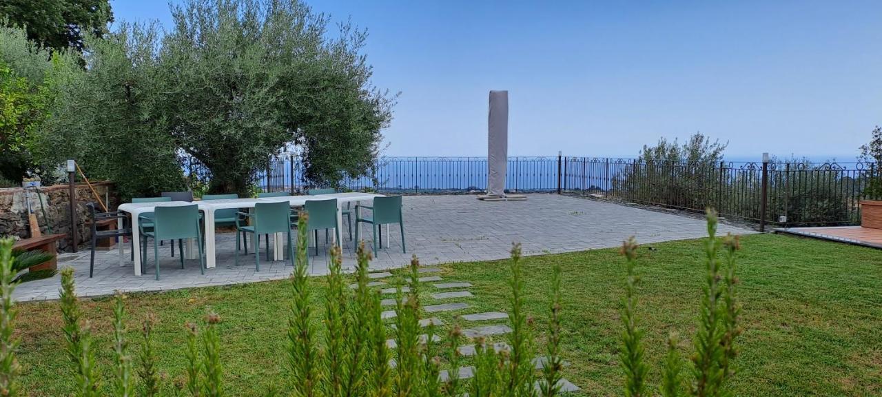 Sotto L'eremo Bed & Breakfast *